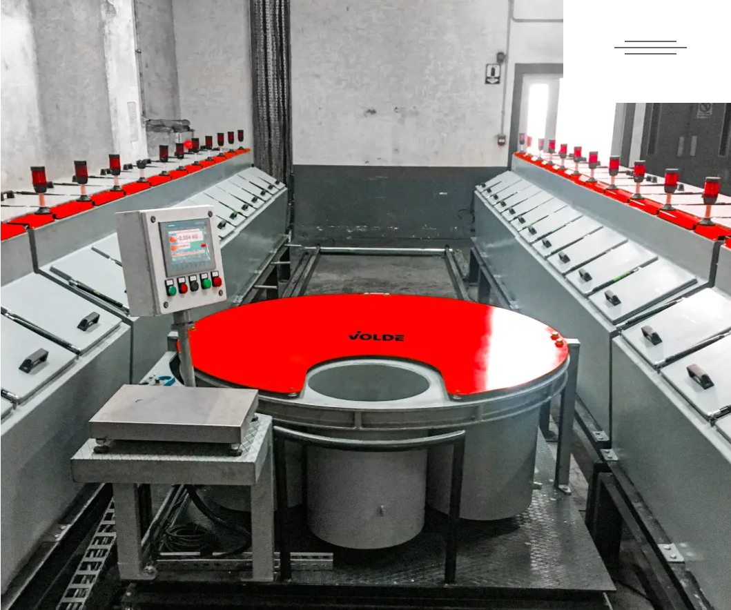 Precision weighing system for PVC compounds